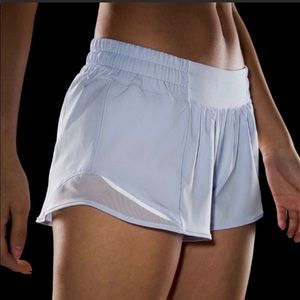 Lululemon size 2 2.5” Hotty hot low rise shorts